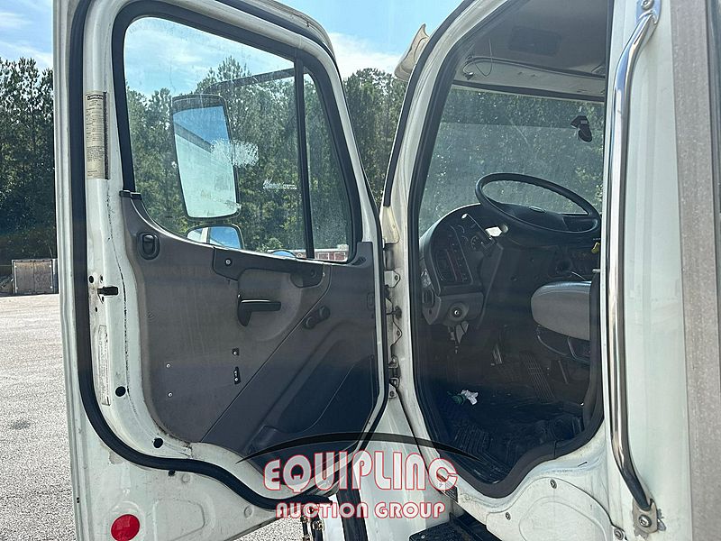 2015 Freightliner M2