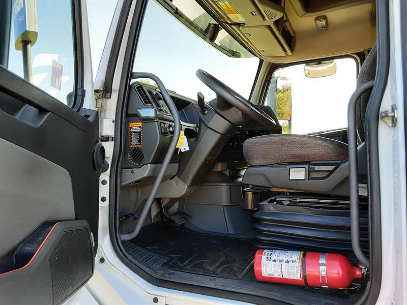 New 2021 Volvo FMX truck - INTERIOR 
