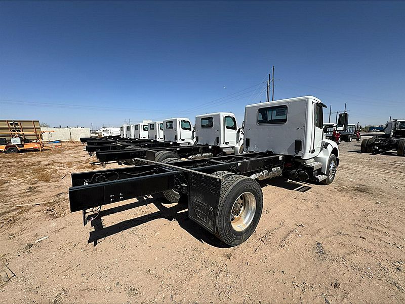 2025 Peterbilt 536