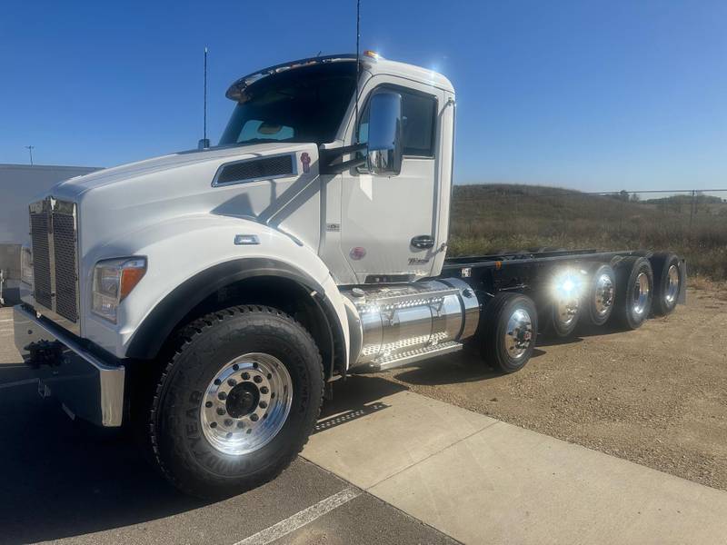 2024 Kenworth T880 (For Sale) Cab & Chassis RJ353756