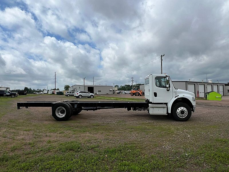 2019 Freightliner M2