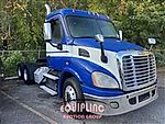 2012 Freightliner Cascadia - Day Cab