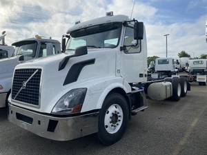 2017 Volvo VNL64 - Cab & Chassis