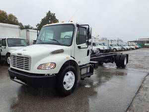 2015 Freightliner M2 106 - Cab & Chassis