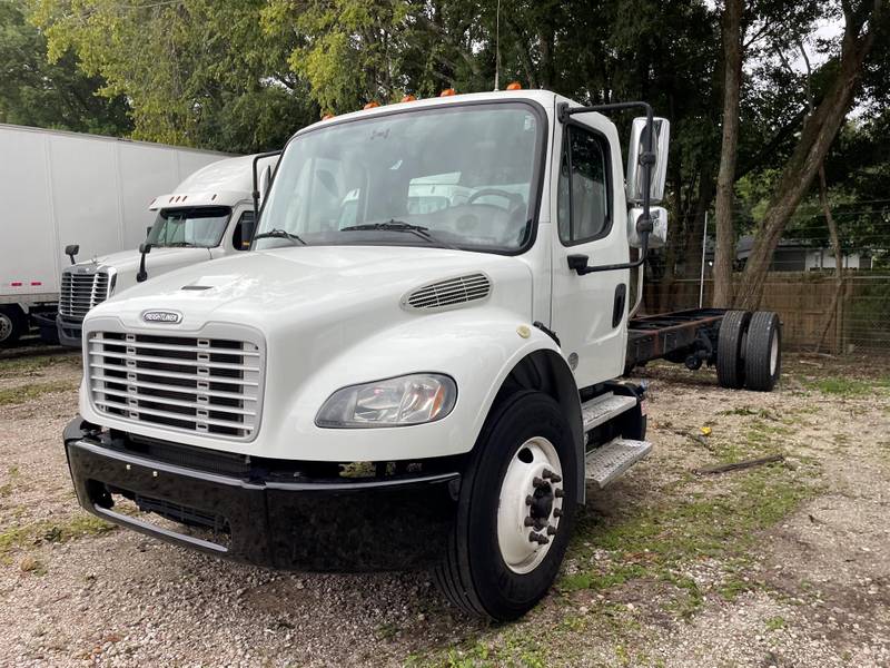 2018 Freightliner M2 106 (For Sale) | Box Van | Non CDL | #680687