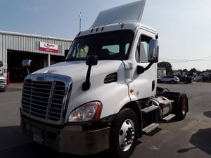 2016 Freightliner Cascadia 113 - Day Cab