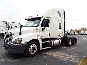 2018 Freightliner Cascadia 125 - Sleeper Truck