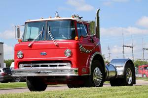 1976 Ford C8000 - Cab & Chassis