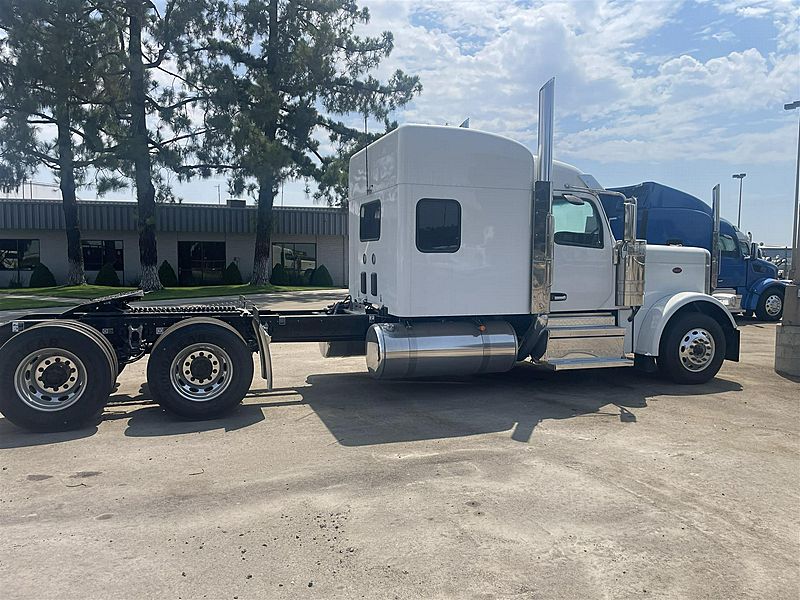 2025 Peterbilt 589