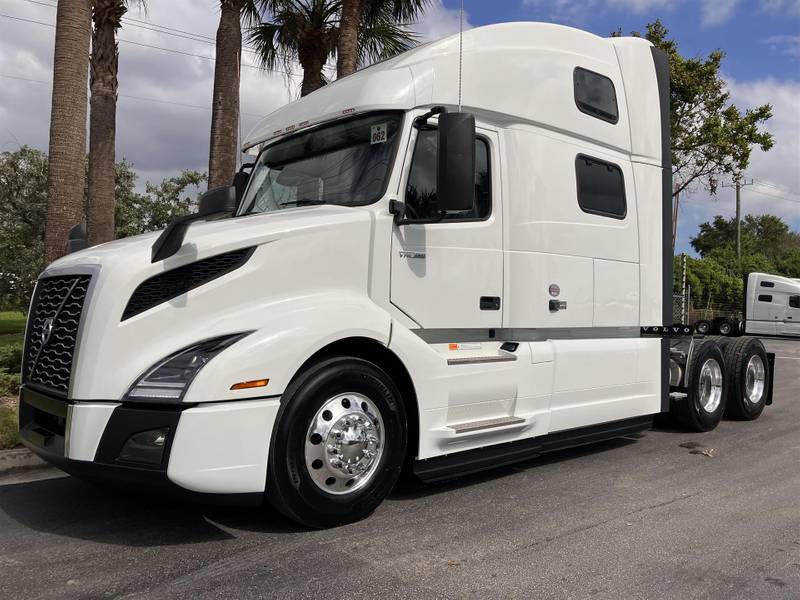 2024 Volvo VNL 860 (For Sale) Sleeper Truck With Video 10VN660296