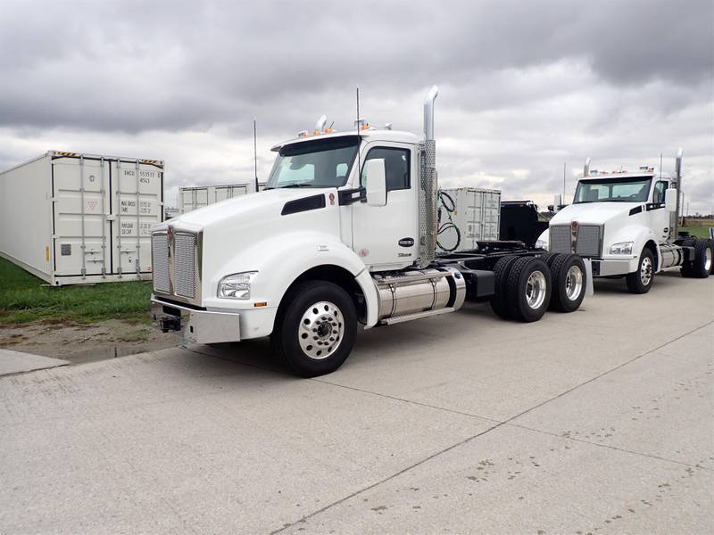 2024 Kenworth T880 (For Sale) Day Cab RJ373881