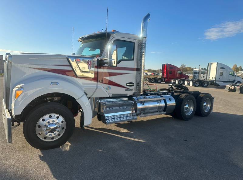 2024 Kenworth W990 (For Sale) Day Cab RJ355183