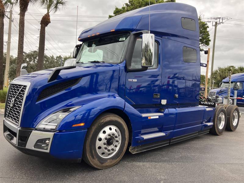 2024 Volvo VNL 760 (For Sale) Sleeper Truck 10VN657408