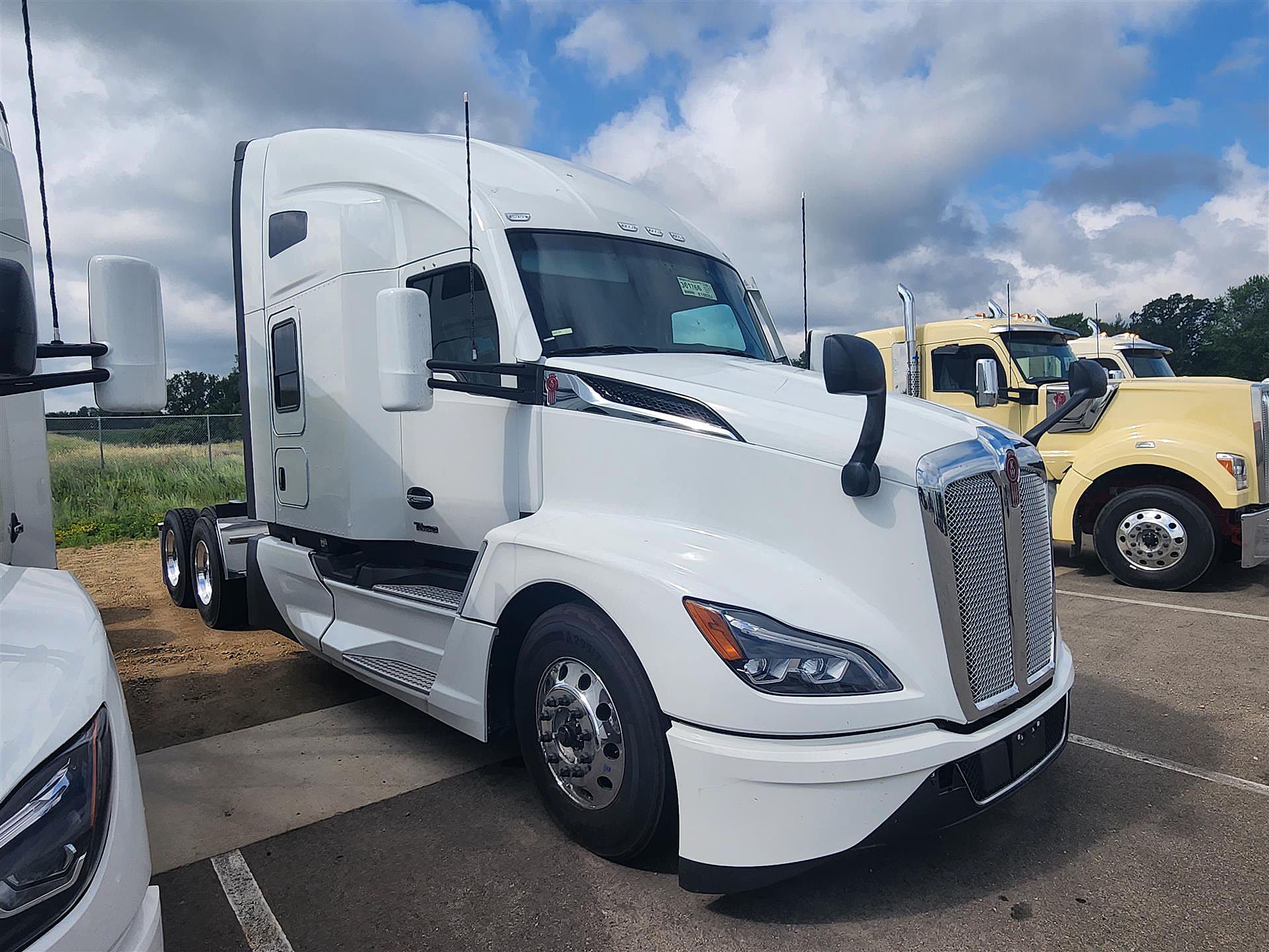 2024 Kenworth T680 For Sale 76" Sleeper RJ361769