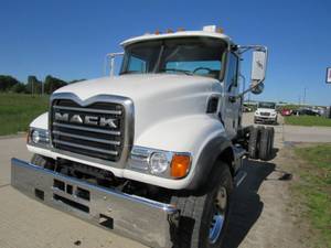 2005 Mack Granite CV713 - Cab & Chassis