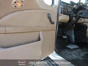 2005 Mack CV713
