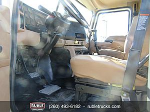2005 Mack CV713