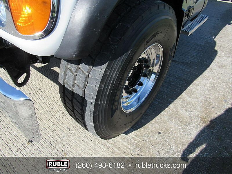2005 Mack CV713