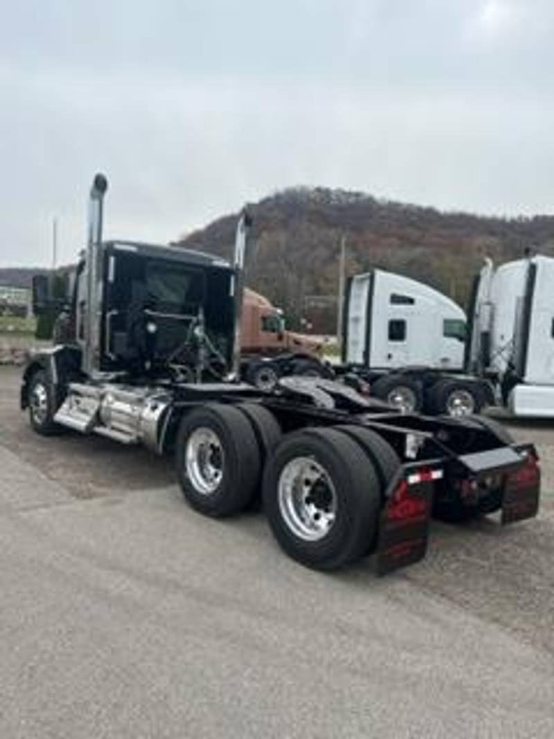 2024 Kenworth T680 For Sale Day Cab RJ363972