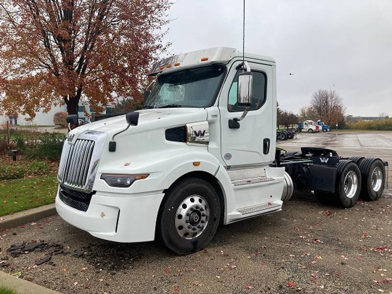 2024 Western Star 57X (For Sale) Day Cab 784032