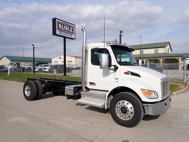 2024 Peterbilt 537 (For Sale) Cab & Chassis RM682806