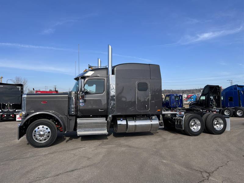 2024 Peterbilt 589 (For Sale) 80" Sleeper 30A689777