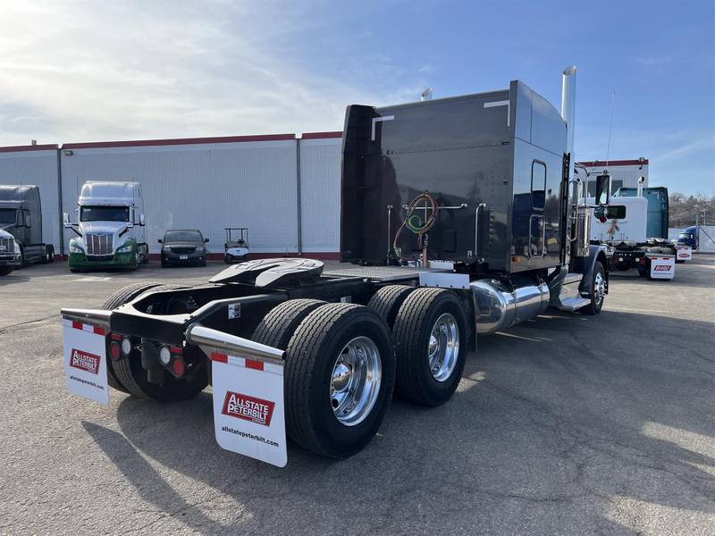 2024 Peterbilt 589 (For Sale) 80" Sleeper 30A689777