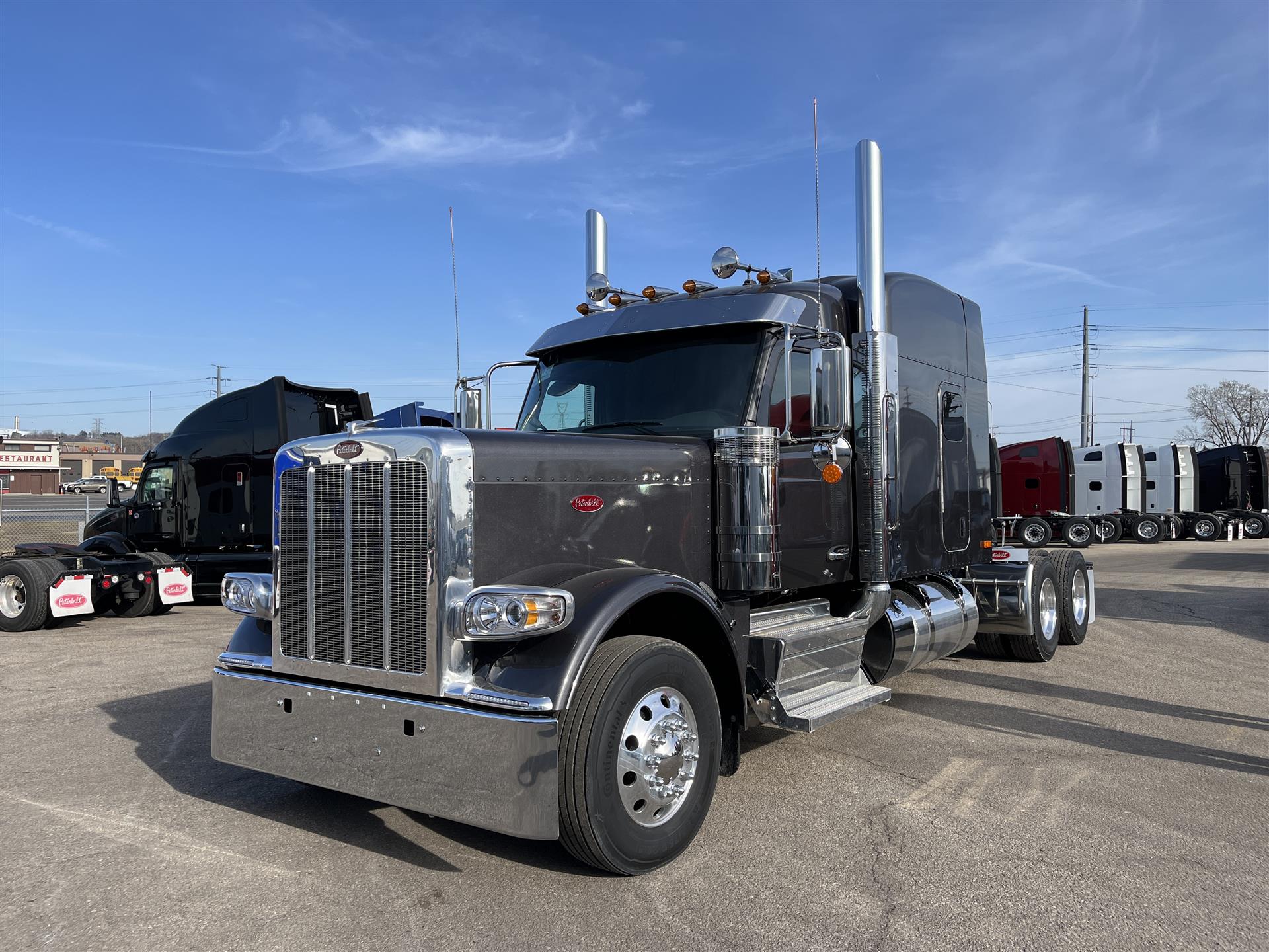 2024 Peterbilt 589 (For Sale) 80" Sleeper 30A689777