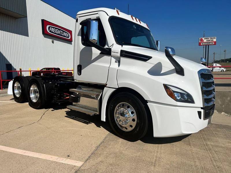 2024 Freightliner Cascadia PT126DC (For Sale) Day Cab 279898