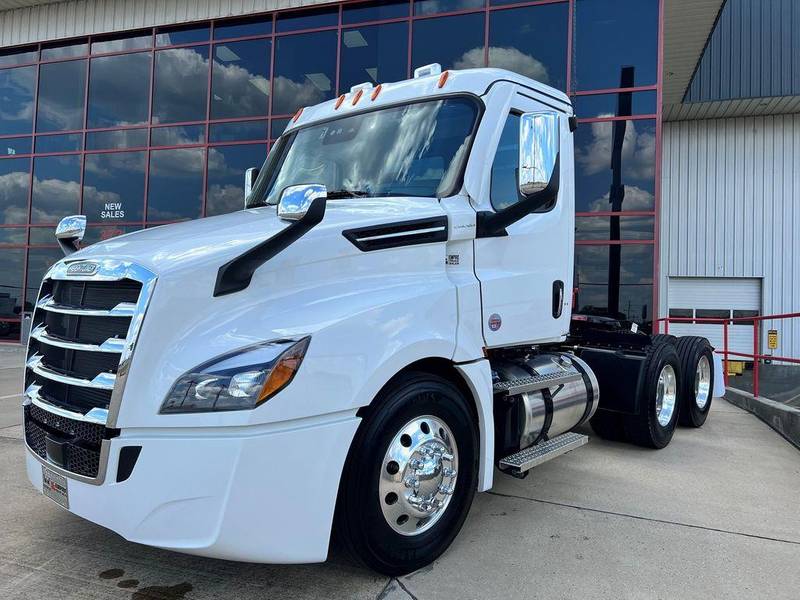 2024 Freightliner Cascadia PT126DC (For Sale) Day Cab 279904