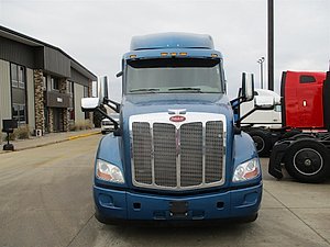 2019 Peterbilt 579 - Sleeper Truck