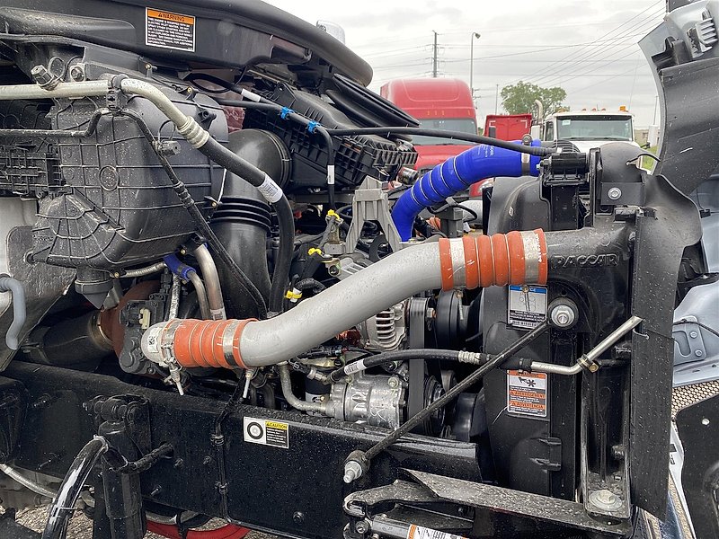 2025 Peterbilt 537 (For Sale) Cab & Chassis 30E696578