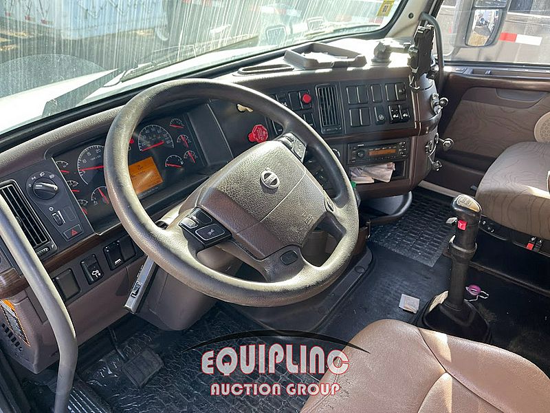 2014 Volvo VNL