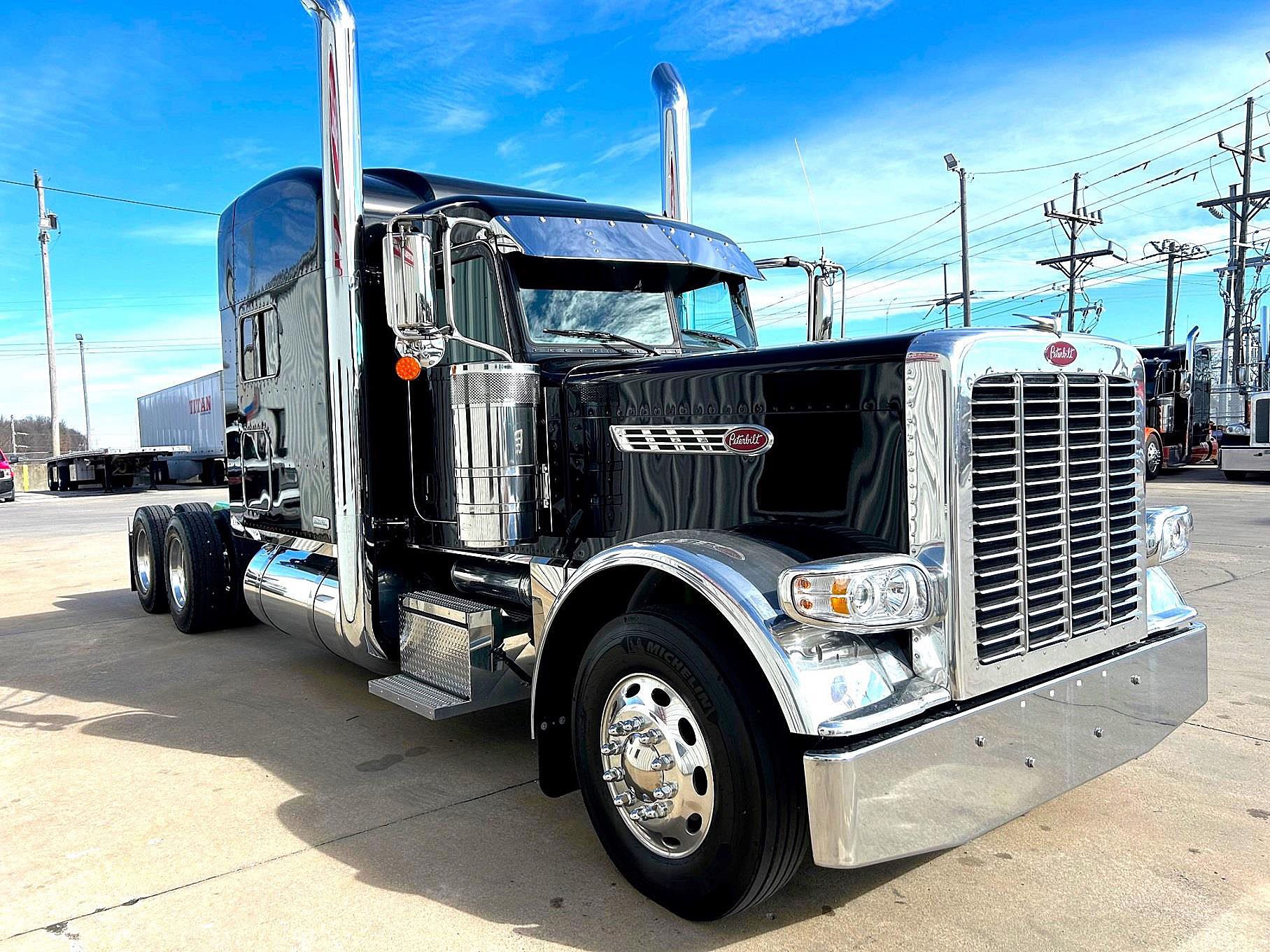 2022 Peterbilt 389 Price