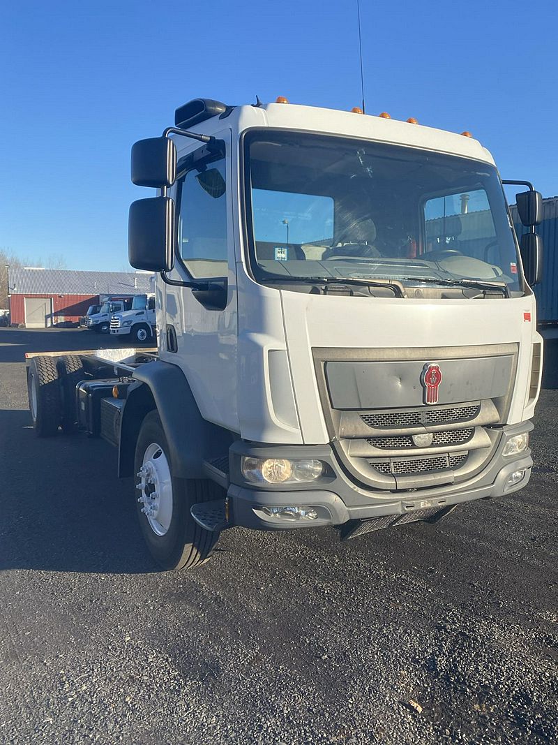 2017 Kenworth K270 (For Sale) Cab & Chassis HF581364