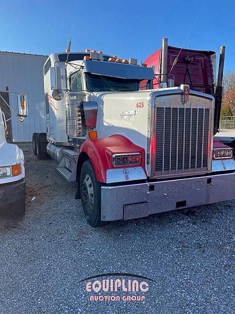 2006 Kenworth W900 (For Sale) Sleeper Truck DKF158324