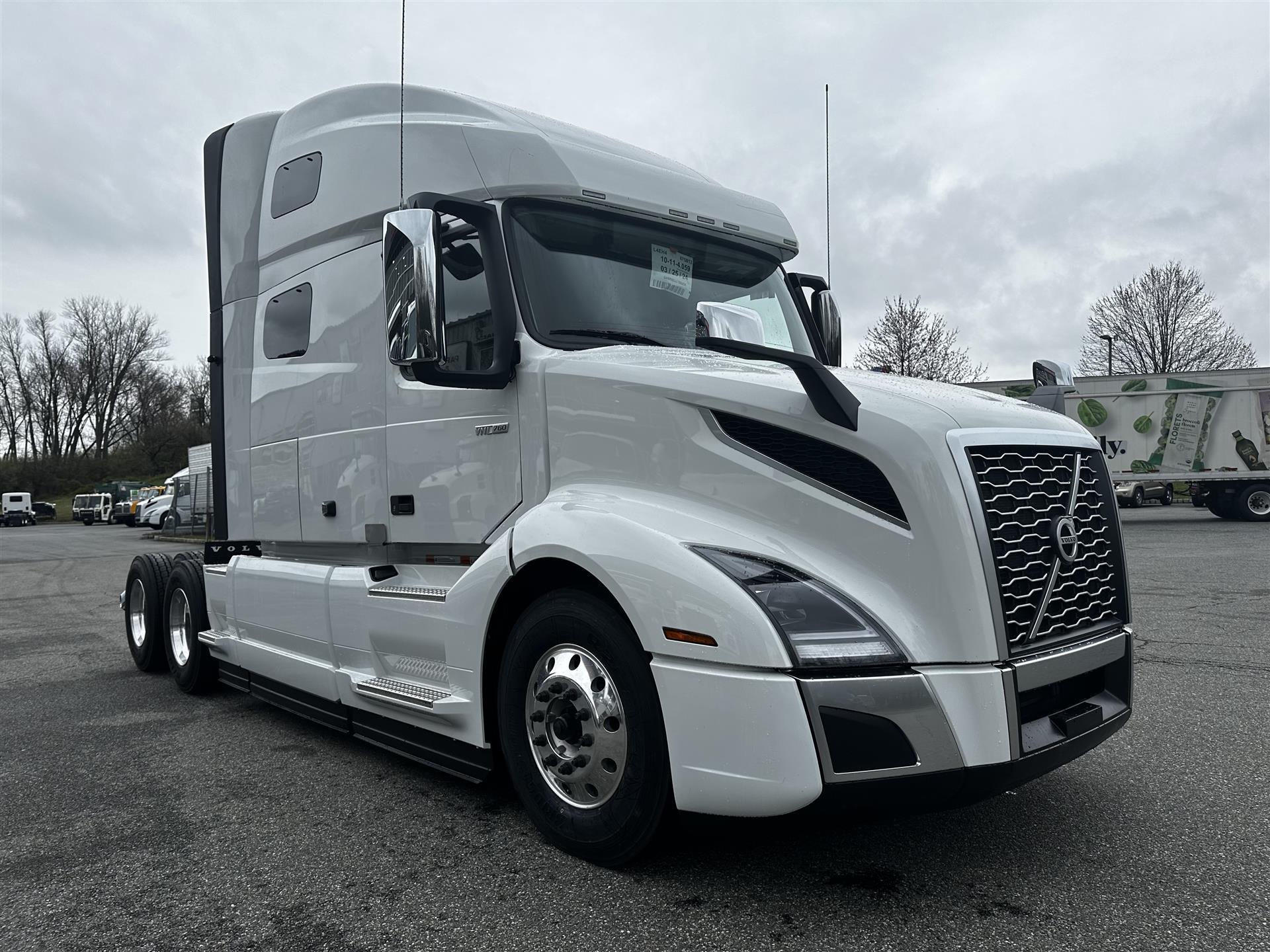 2025 Volvo VNL 760 (For Sale) 70" Sleeper NJ12772