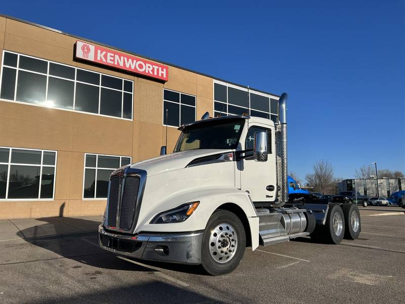 2024 Kenworth T680 (For Sale) Day Cab RJ383569