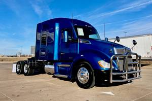2015 KENWORTH T680 - CIT Trucks