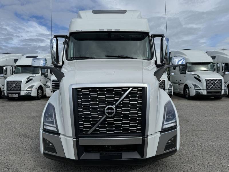 2024 Volvo VNL 860 (For Sale) Sleeper Truck ID 16264250