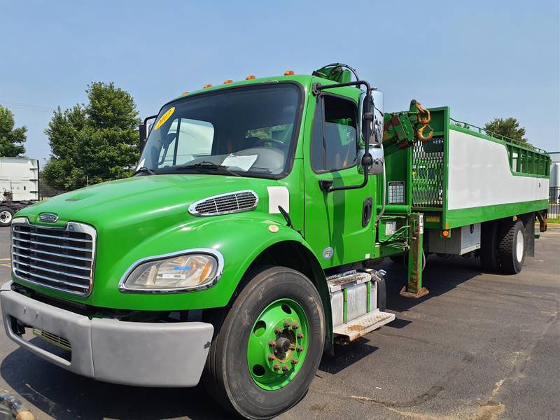 2013 Freightliner M2 106 (For Sale) | Flatbed | #515646