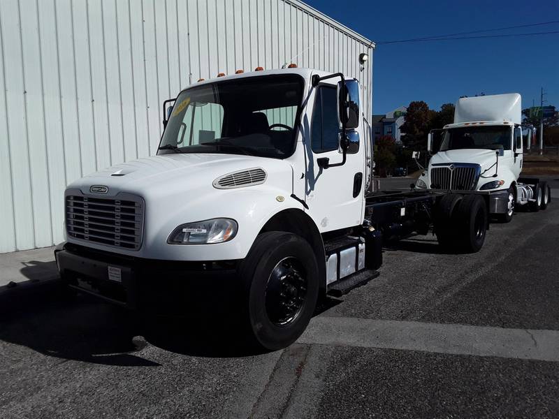 2016 Freightliner M2 106 (For Sale) | Cab & Chassis | #656882