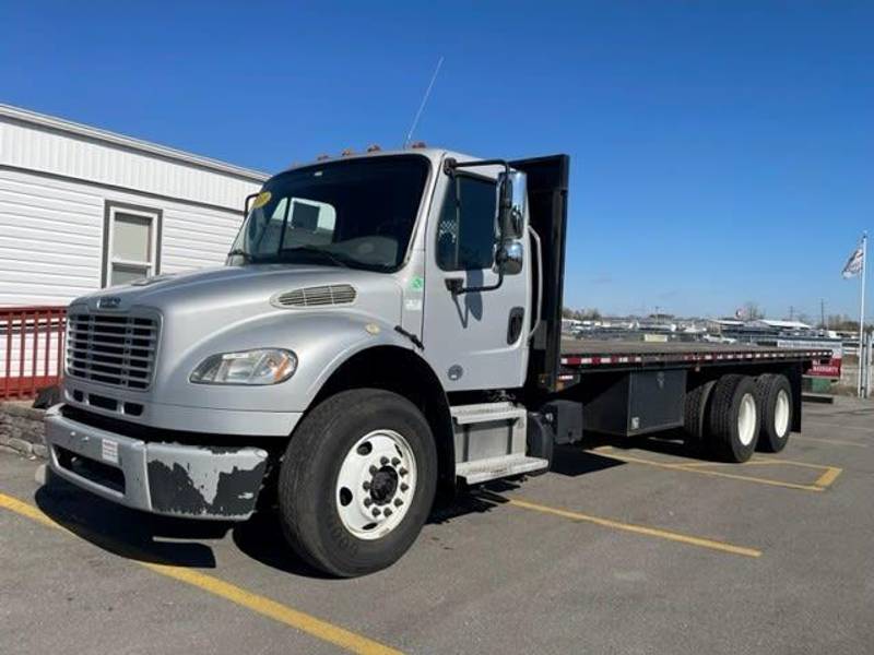 2018 Freightliner M2 106 (For Sale) | Flatbed | #221564