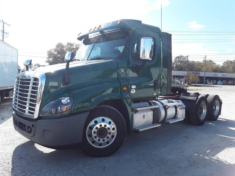 2017 Freightliner NEW CASCADIA PX12664