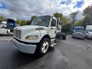 2019 Freightliner M2 106 - Cab & Chassis