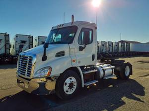 2014 Freightliner Cascadia 113 - Day Cab