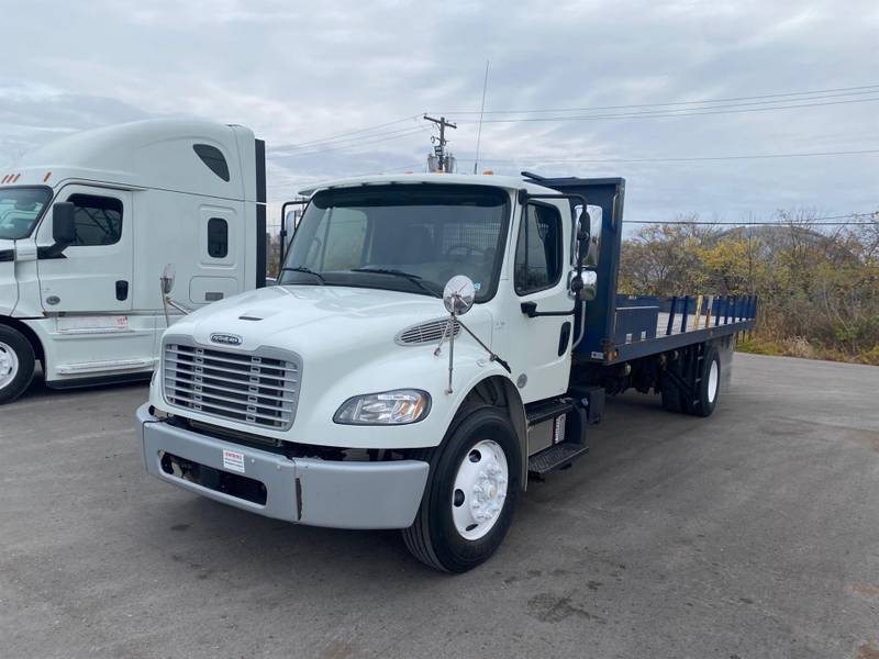 2018 Freightliner M2 106 (For Sale) | Flatbed | Non CDL | #777815