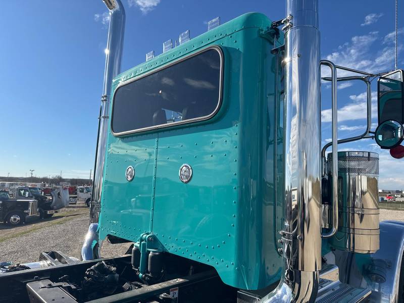 2024 Peterbilt 389 (For Sale) Day Cab APPRAISAL