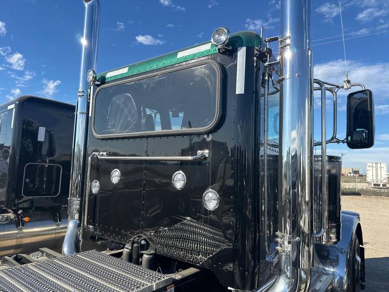 2024 Peterbilt 389 (For Sale) Day Cab APPRAISAL