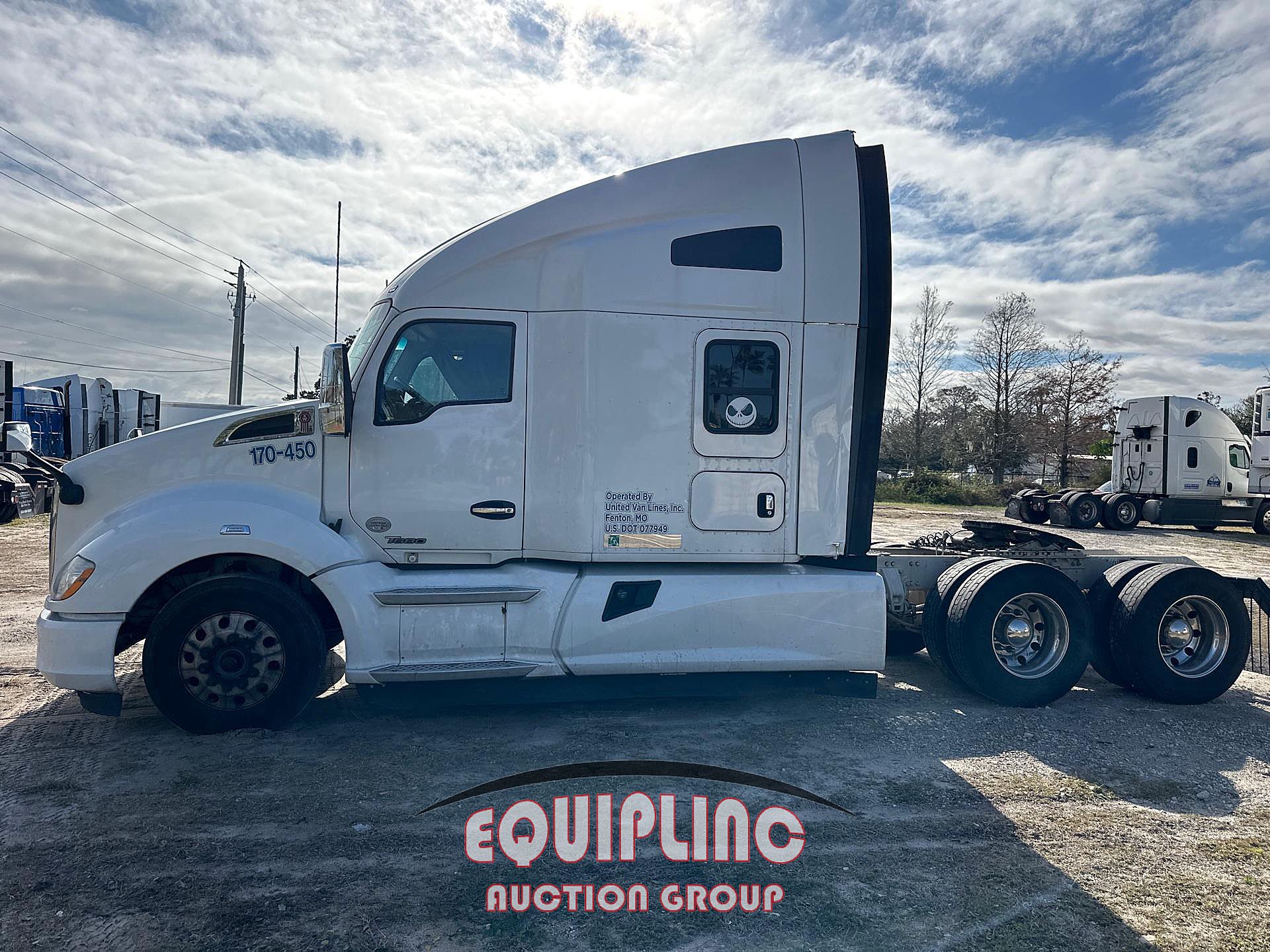 Dyneema®製 KASA long White White/White Kenworth T680 and 53' Utility Trailer with Skirts